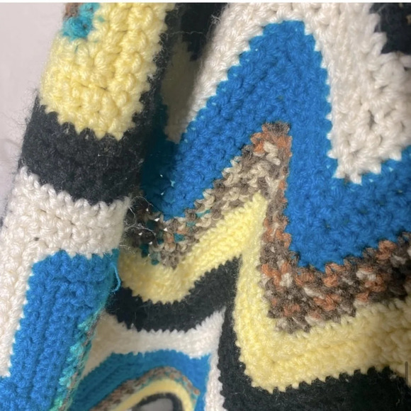 Vintage Handmade Crochet Blue Yellow Black Chevron Stripes Afghan  Throw Blanket - Picture 10 of 12